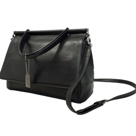 Coach Classic Black Leather Shoulder Bag - Picture 1 of 3